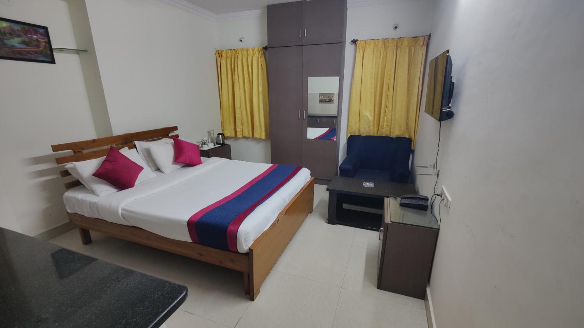 Mann Pasand Inn Feel The Luxury บังกาลอร์ ภายนอก รูปภาพ